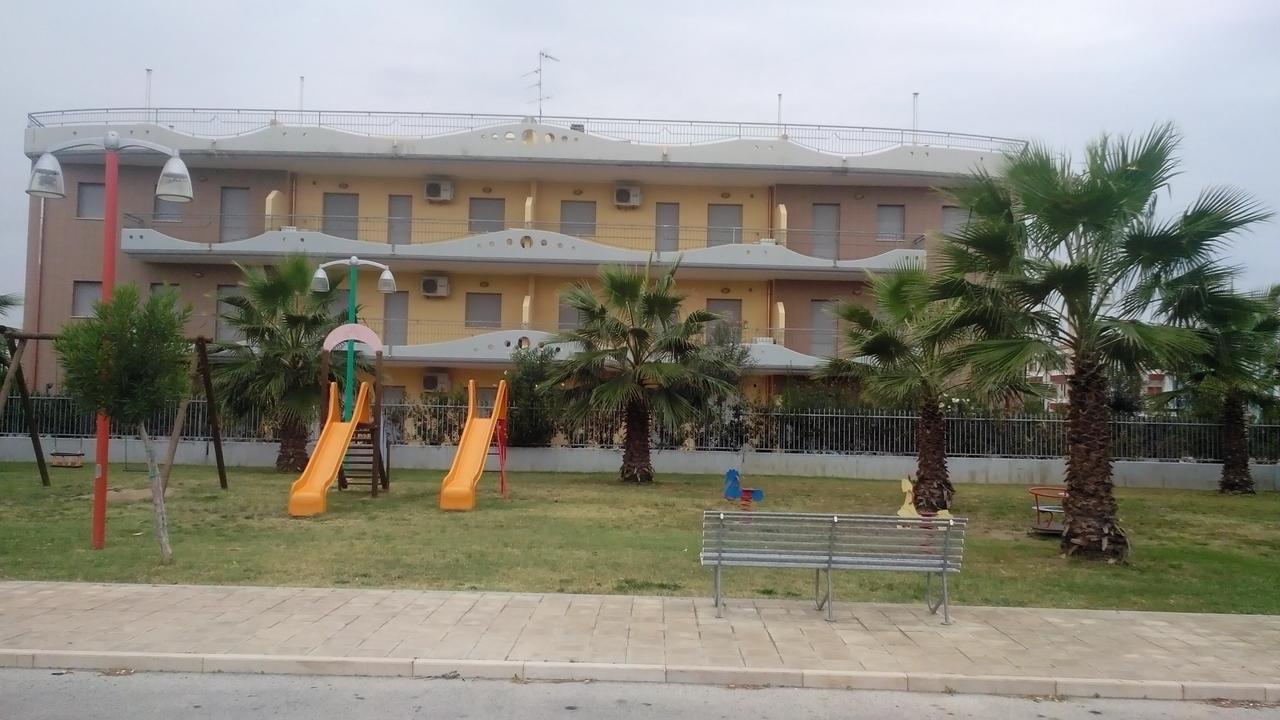Residence Albadorata カンポマリーノ エクステリア 写真